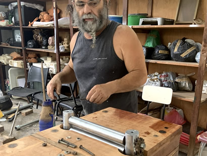 Mesa produzida em cima do conceito de Economia Circular